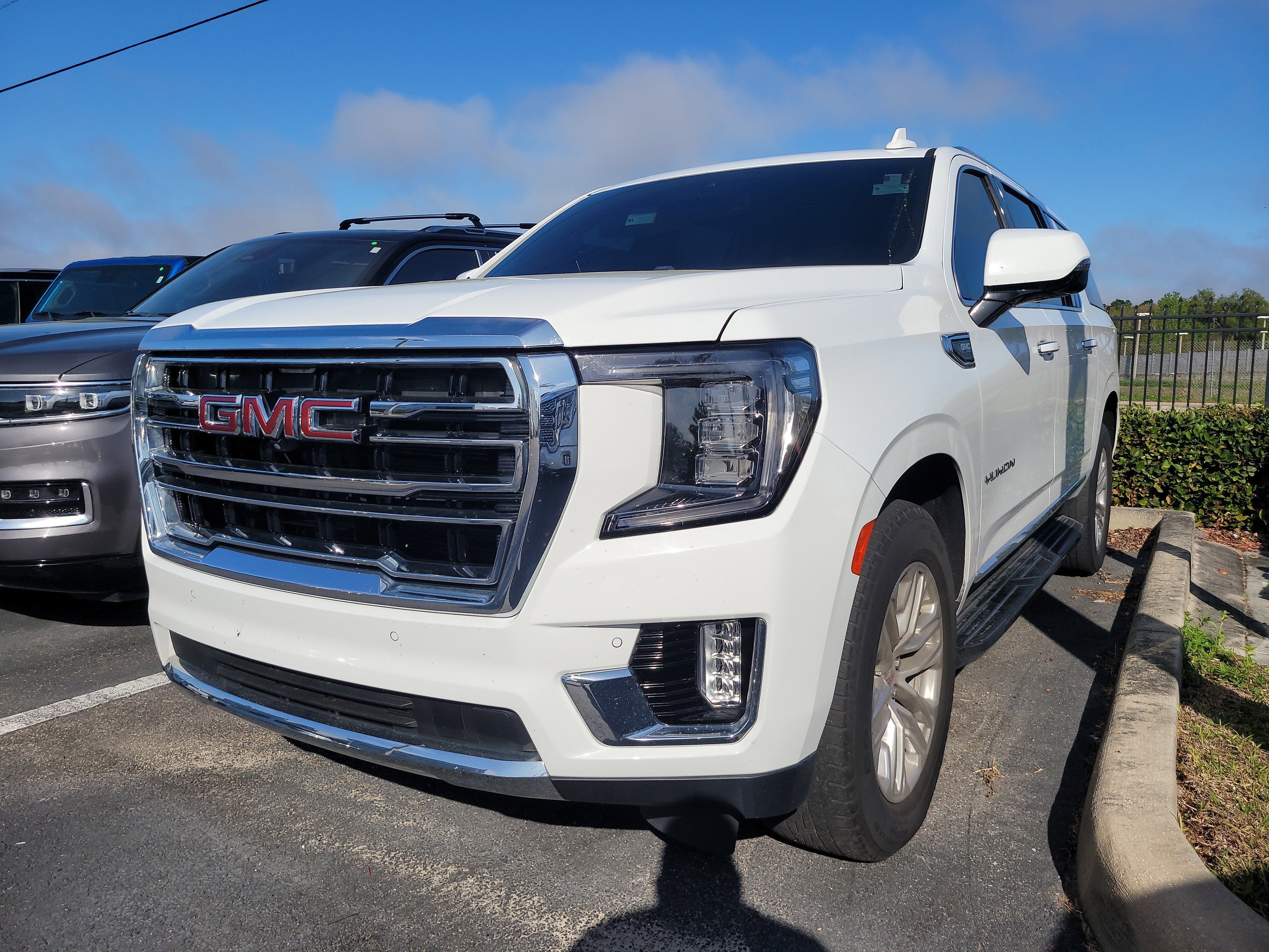 2023 GMC Yukon XL SLT