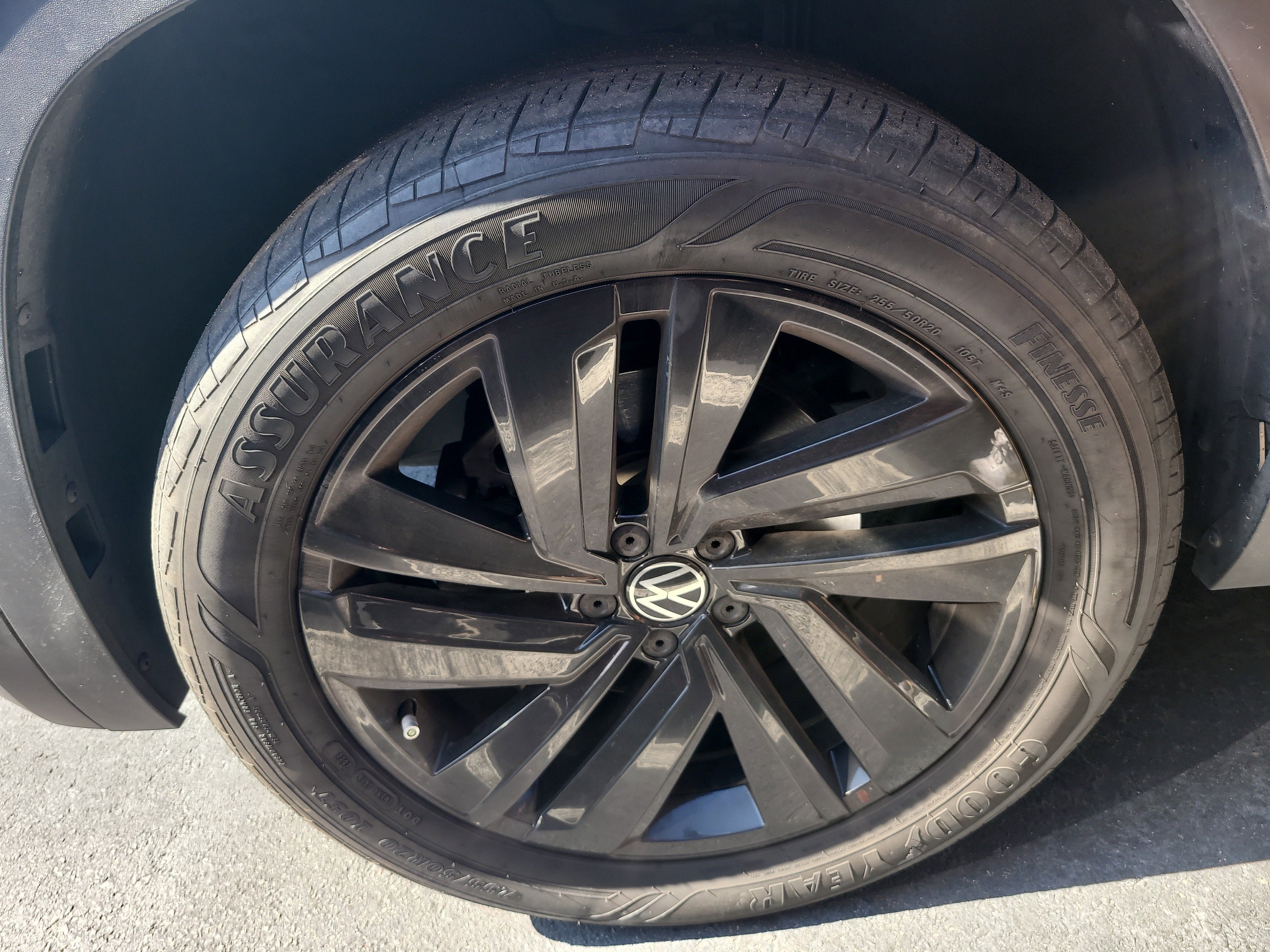 2022 Volkswagen Atlas Cross Sport 2.0T SE with Technology