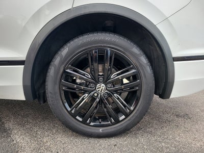 2022 Volkswagen Tiguan SE R-Line Black