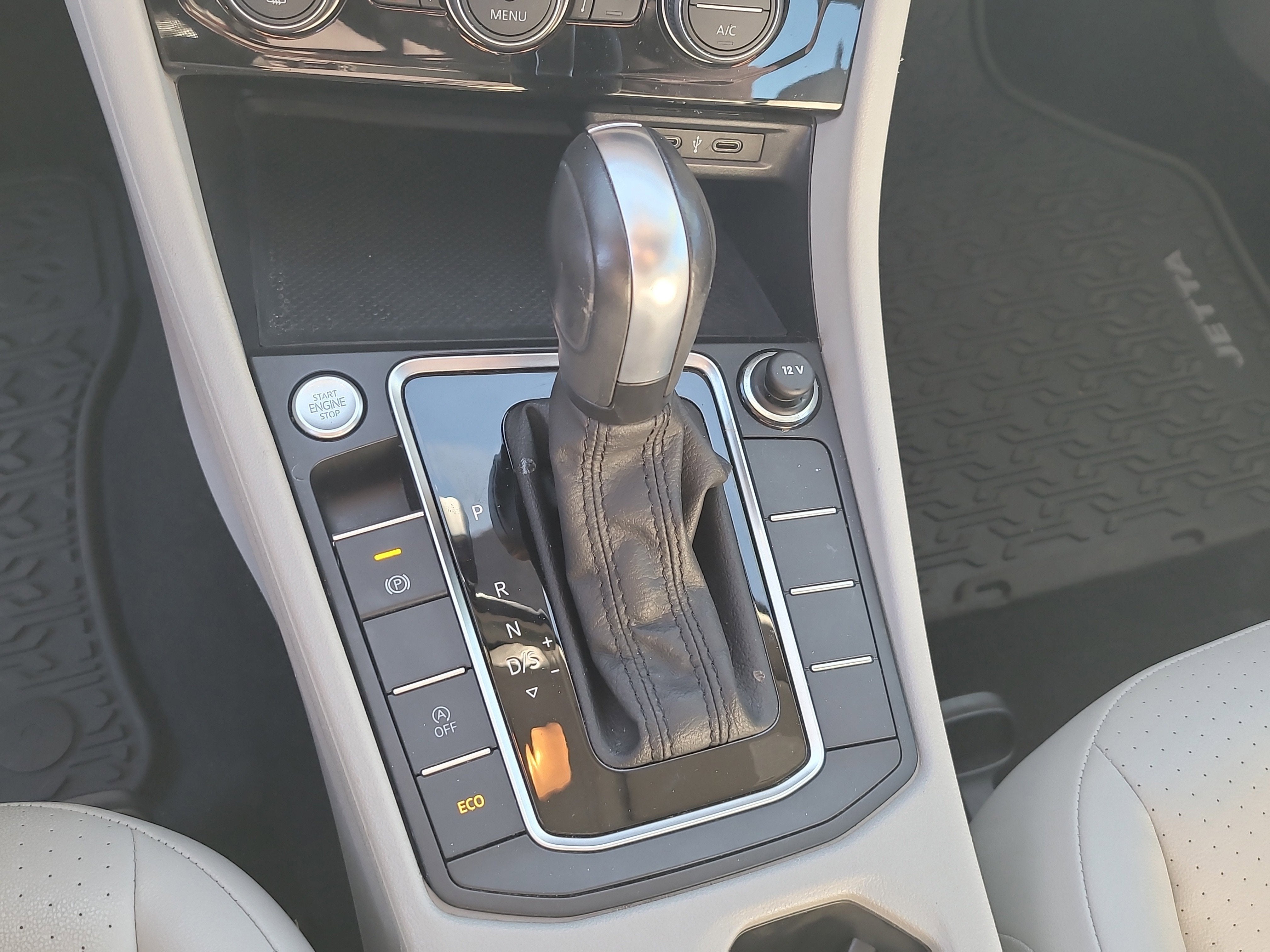 2020 Volkswagen Jetta SE