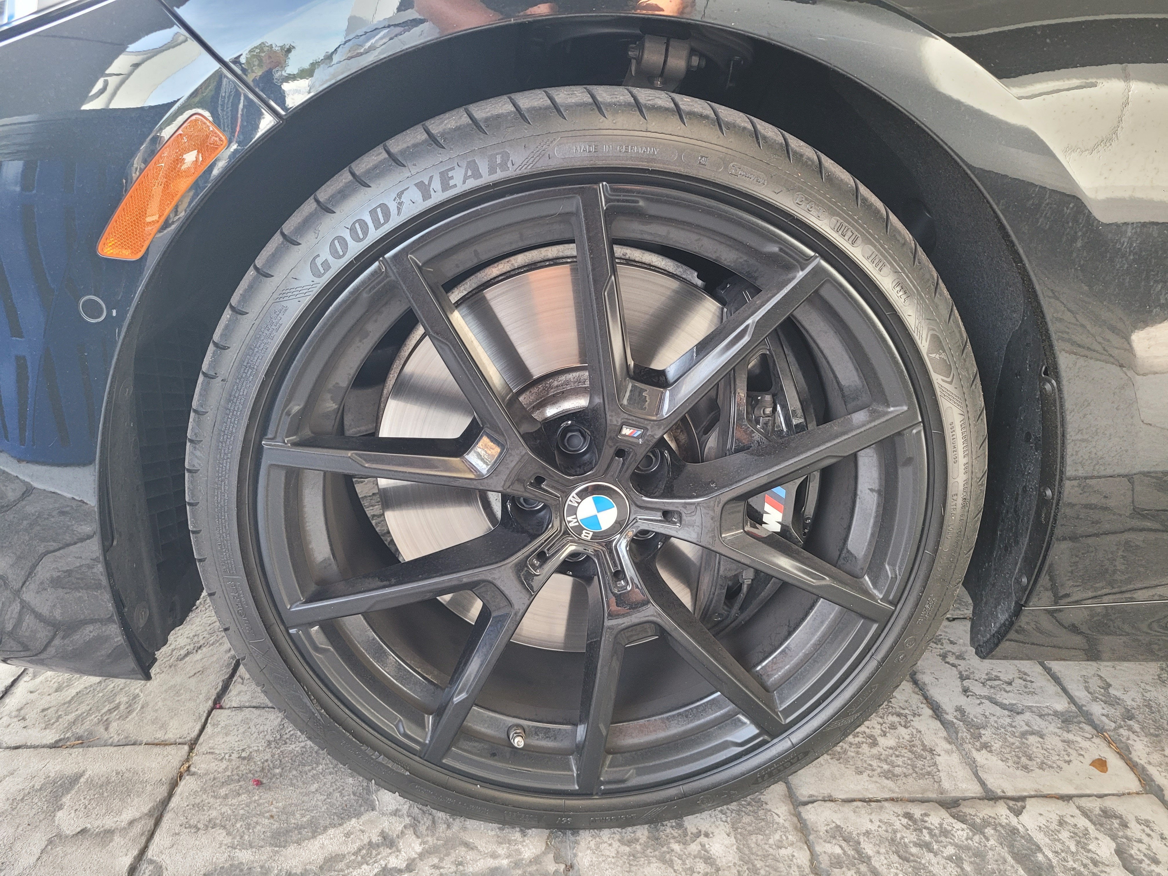 2025 BMW 8 Series 840i