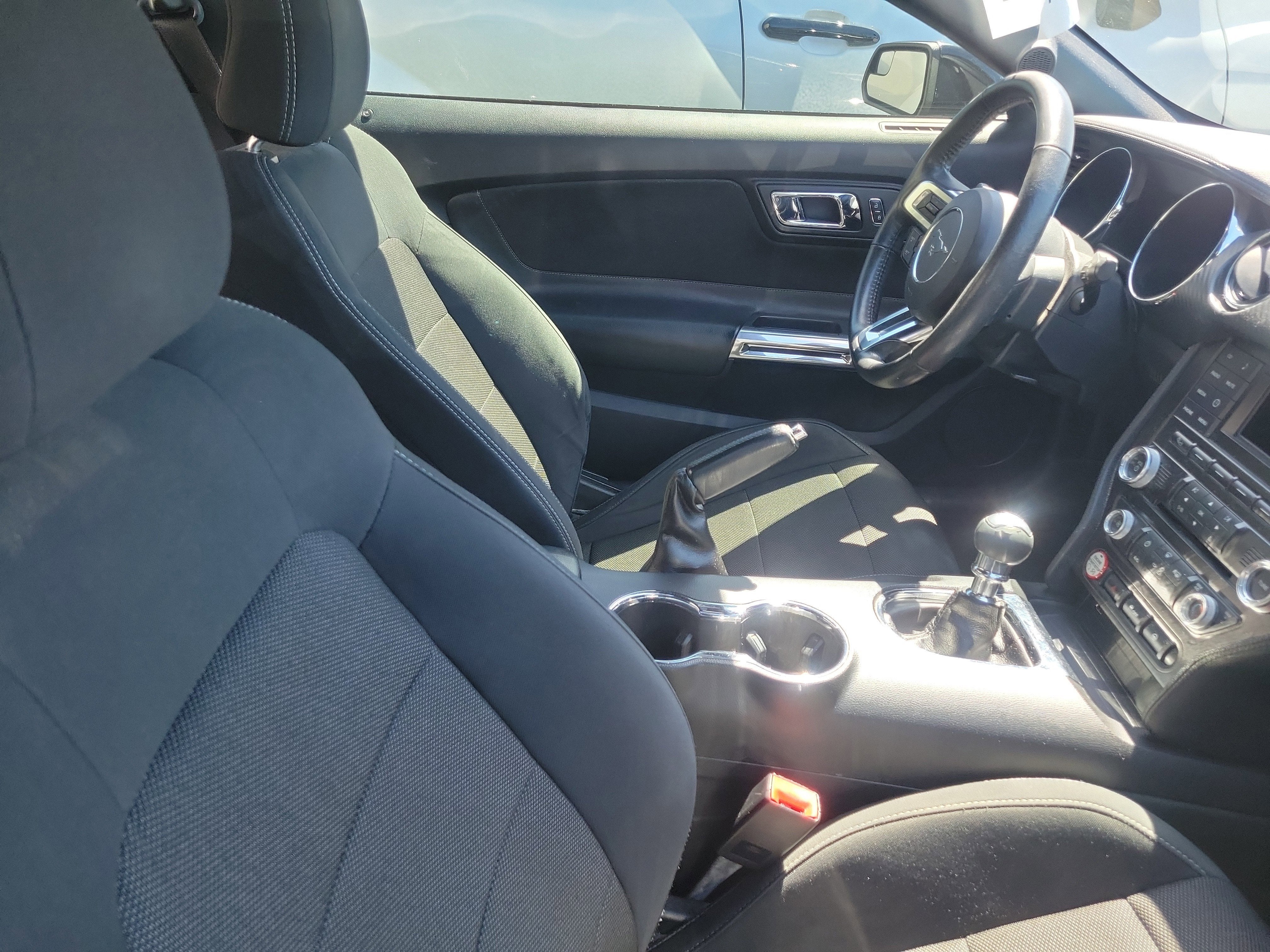 2016 Ford Mustang V6