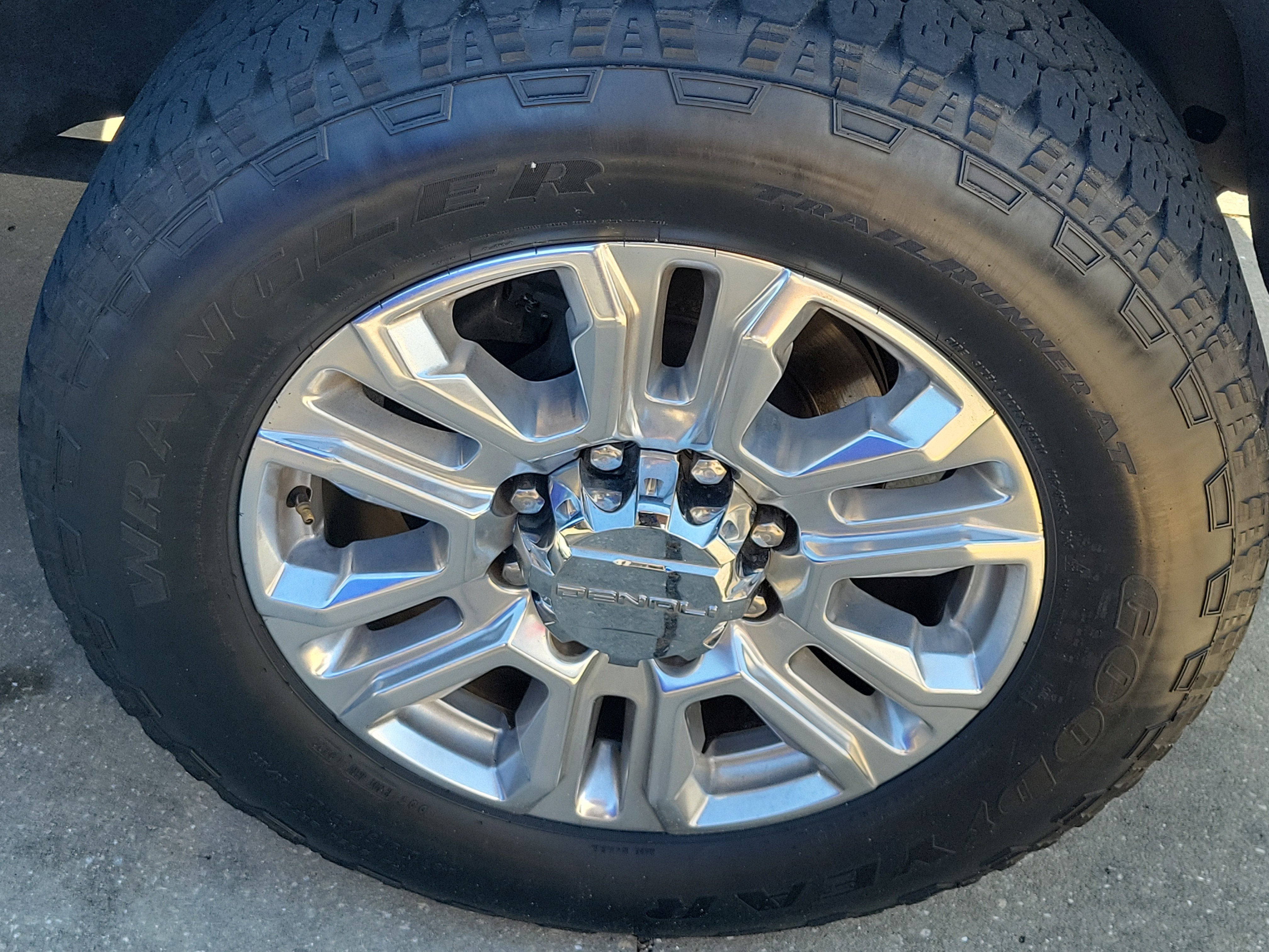 2023 GMC Sierra 2500HD Denali