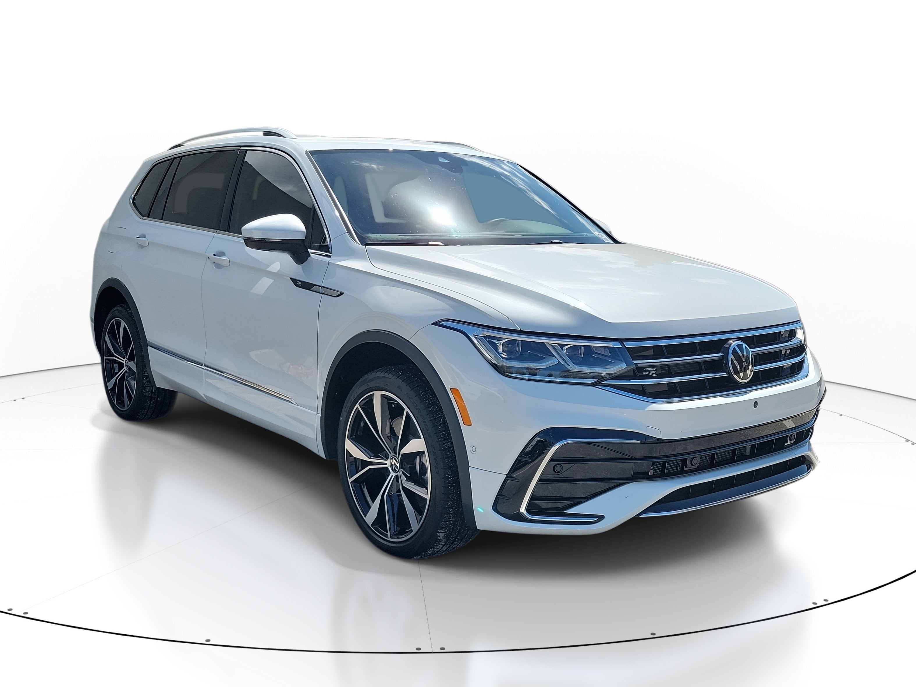 2023 Volkswagen Tiguan SEL R-Line