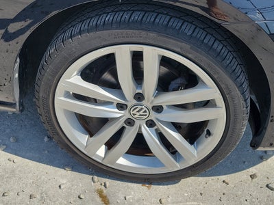 2017 Volkswagen Golf SEL