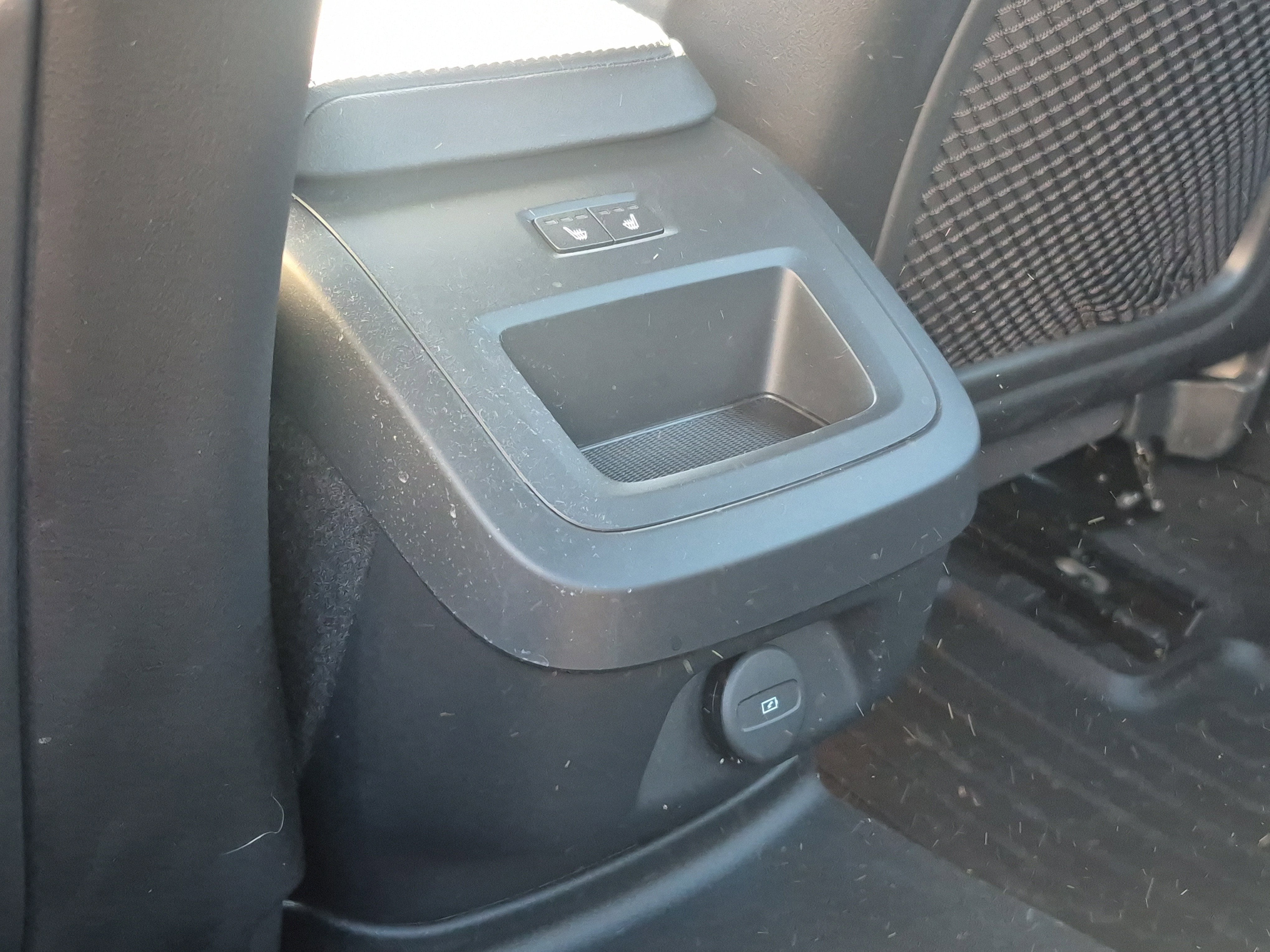 2024 Volvo S60 Plus Black Edition