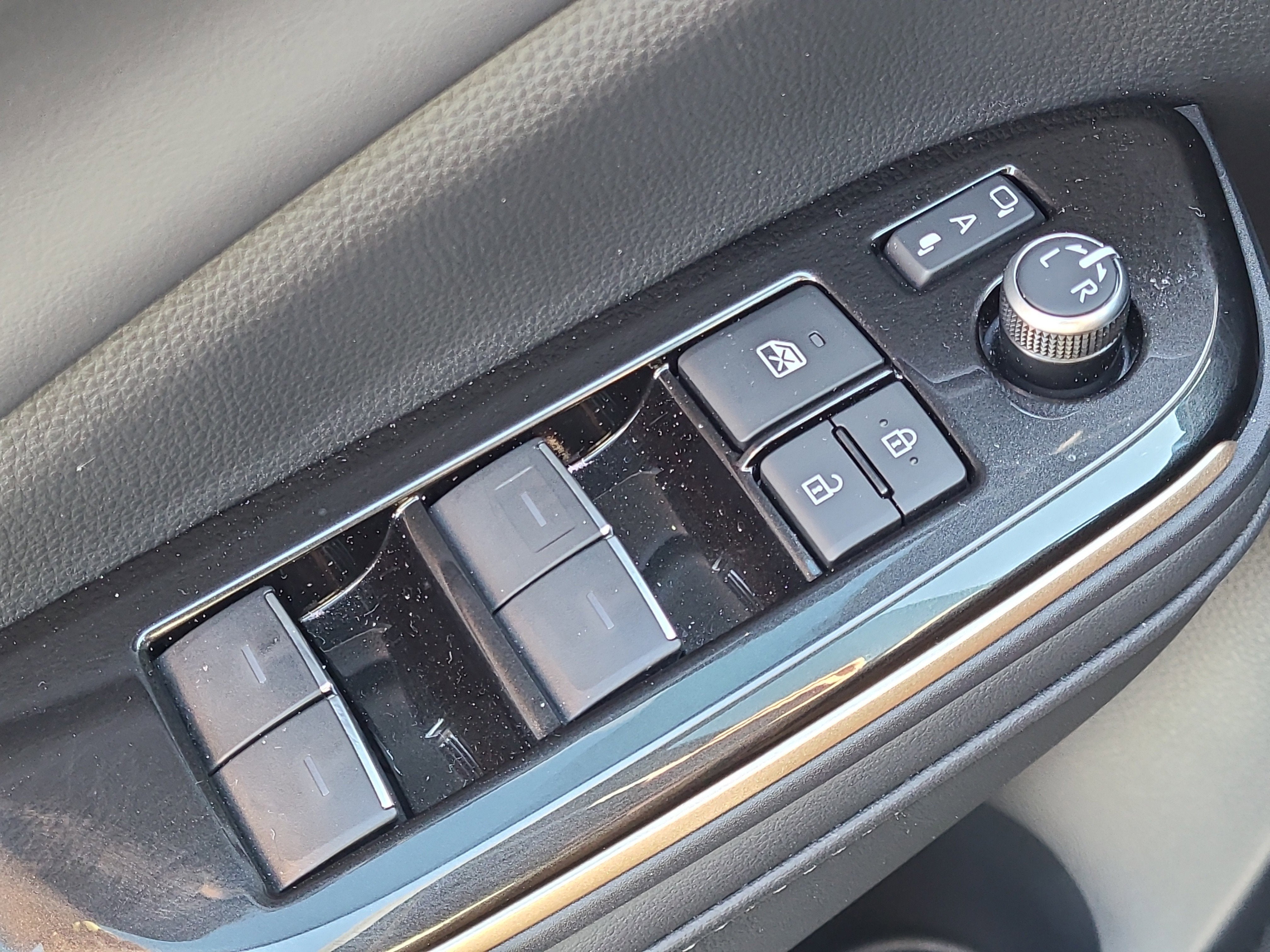 2025 Toyota Crown Signia XLE