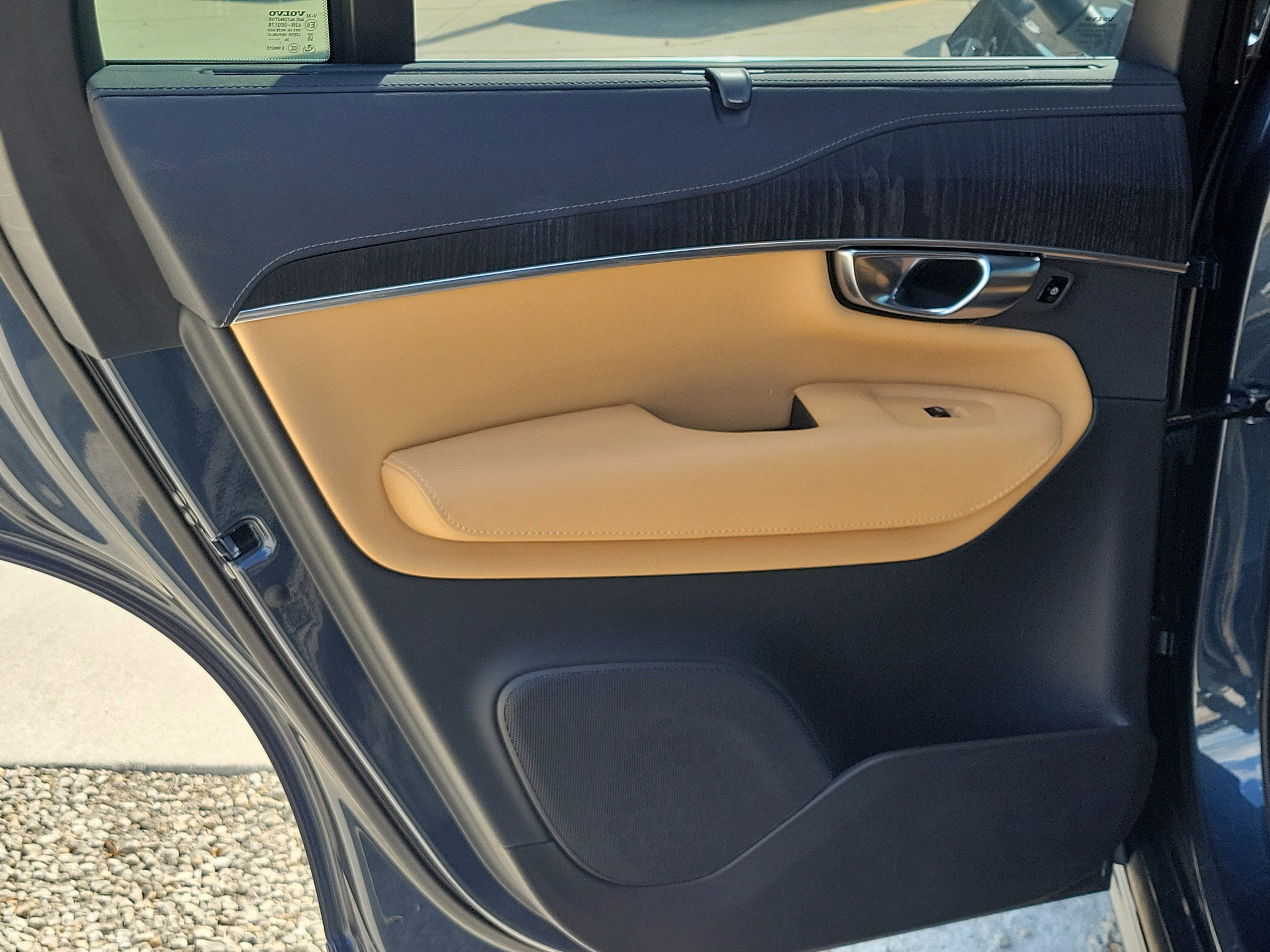 2025 Volvo XC90 Plug-In Hybrid Ultra