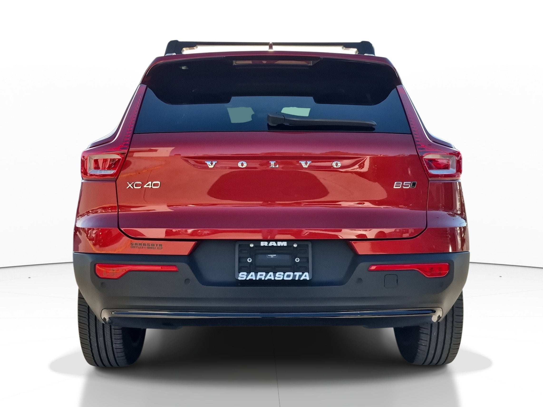 2023 Volvo XC40 Plus Dark Theme