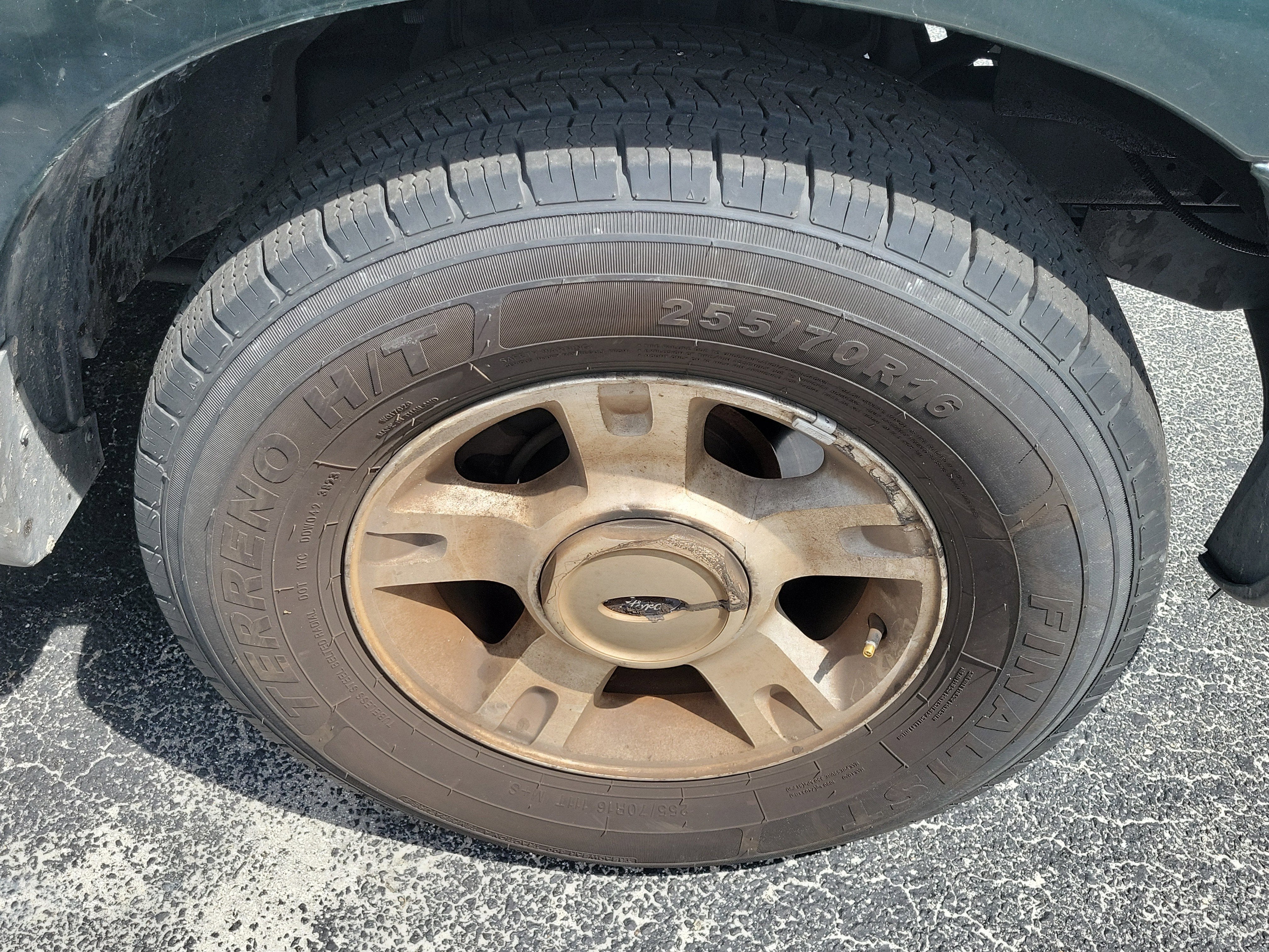 2004 Ford Explorer Sport Trac XLS