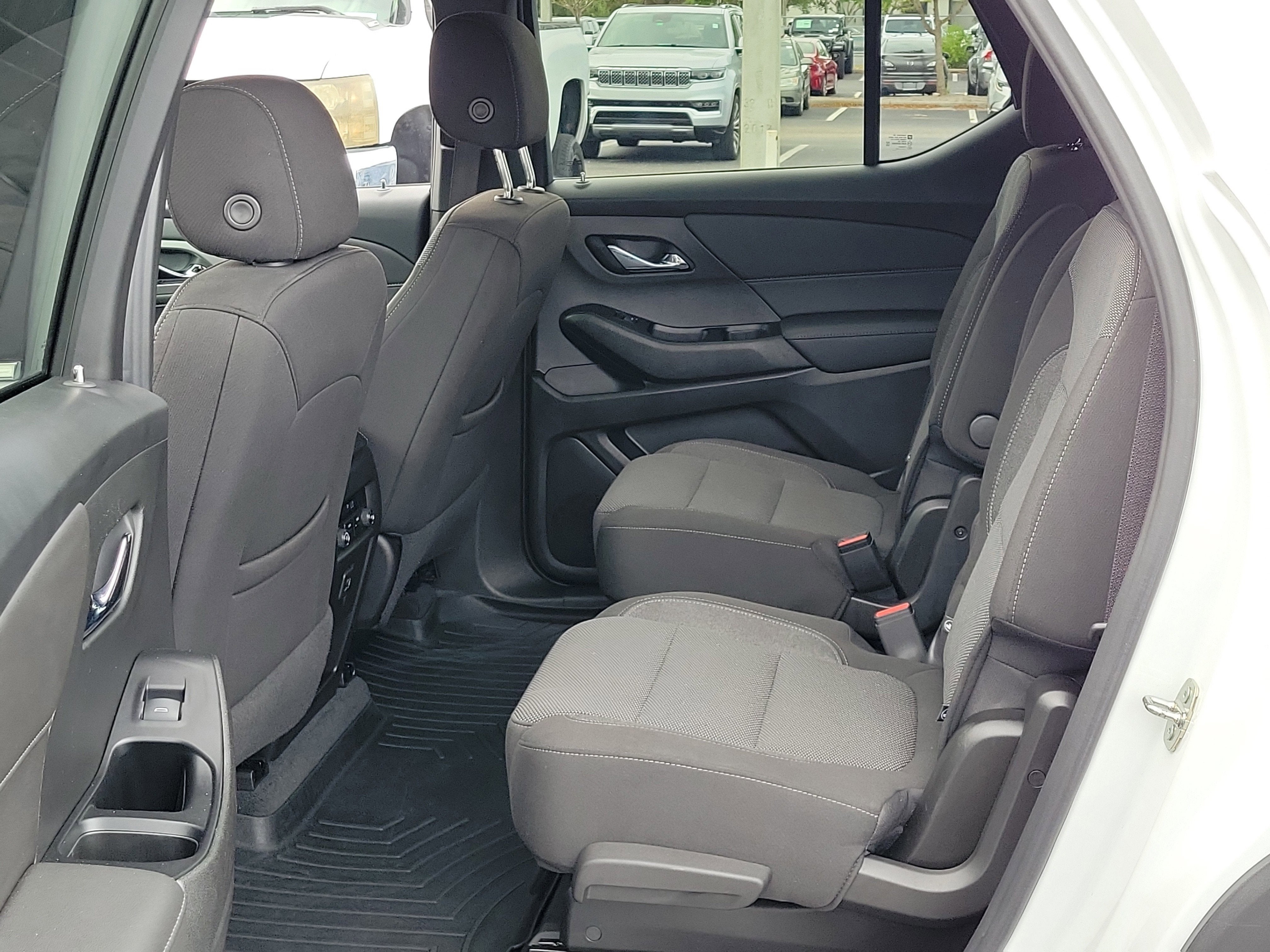 2023 Chevrolet Traverse LT