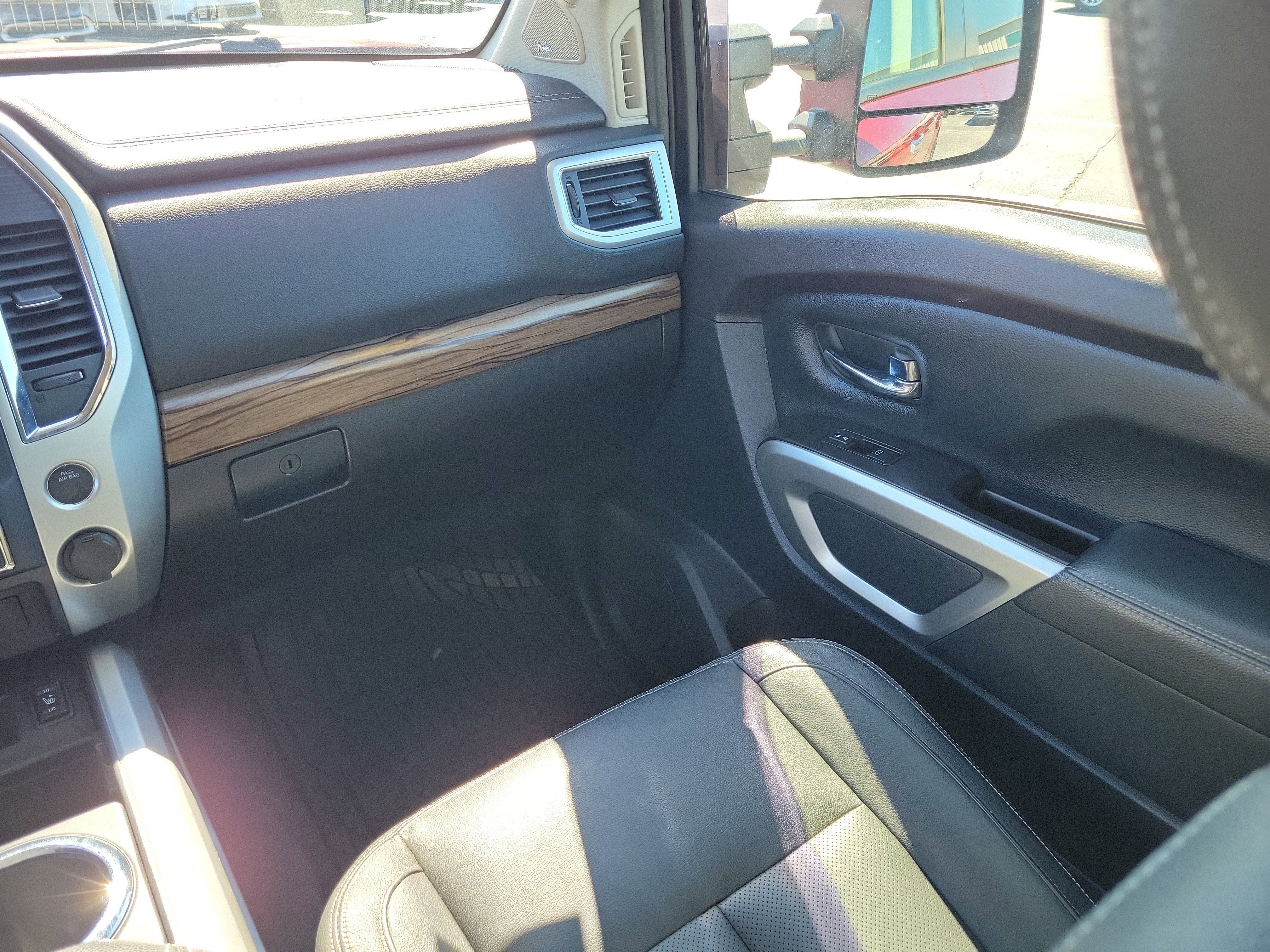 2020 Nissan Titan SL