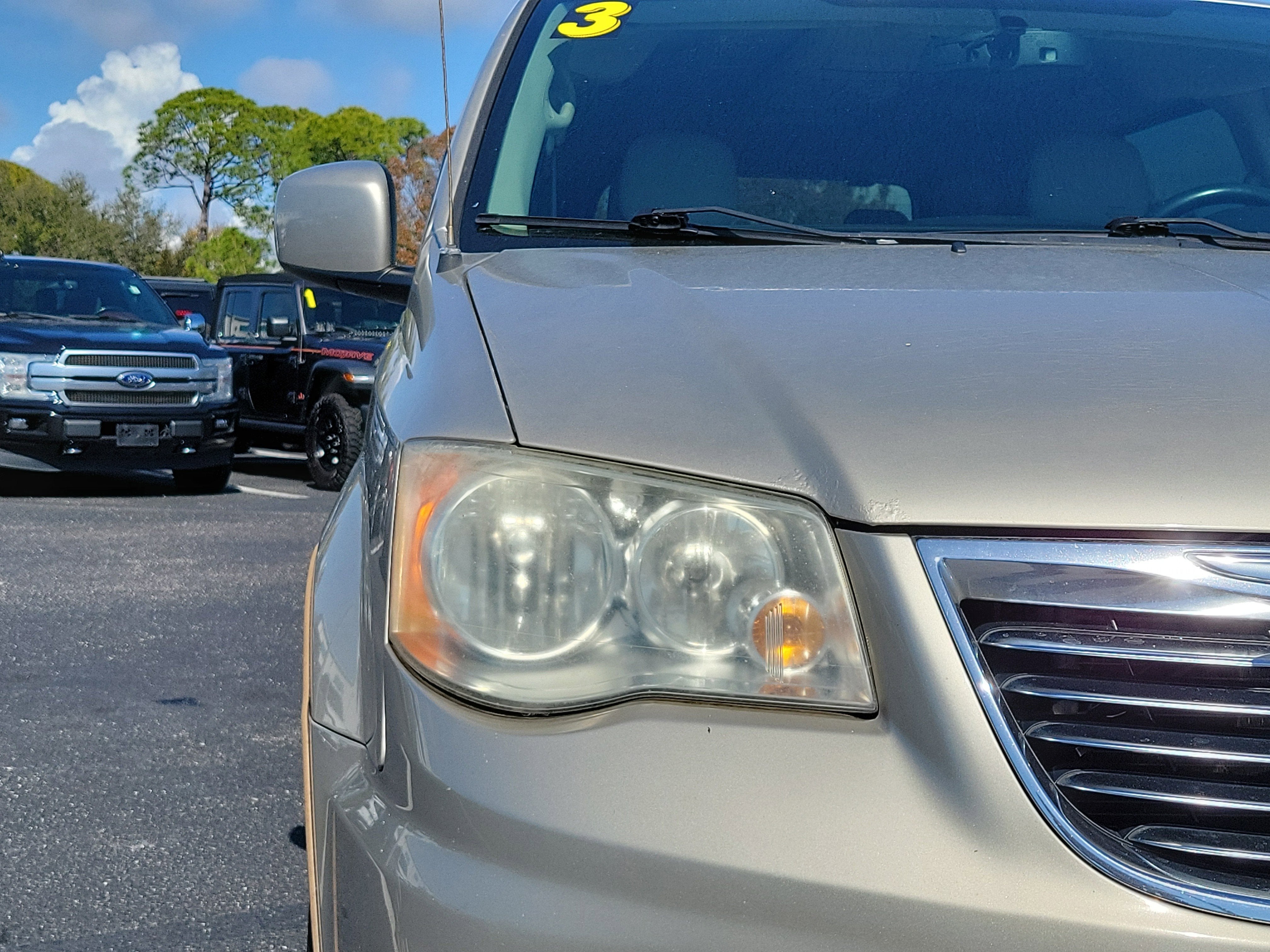2013 Chrysler Town & Country Touring