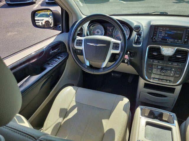 2013 Chrysler Town & Country Touring