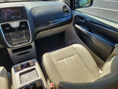 2013 Chrysler Town & Country Touring