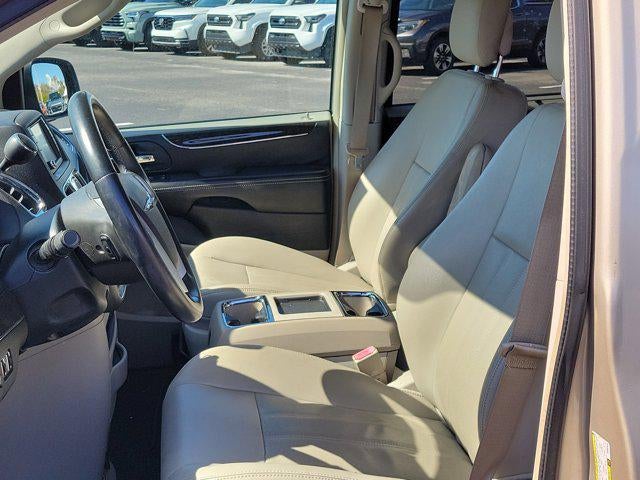 2013 Chrysler Town & Country Touring