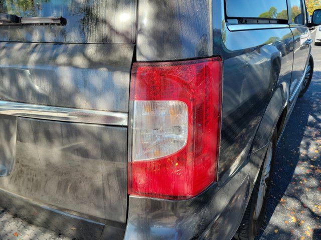 2015 Chrysler Town & Country Touring-L