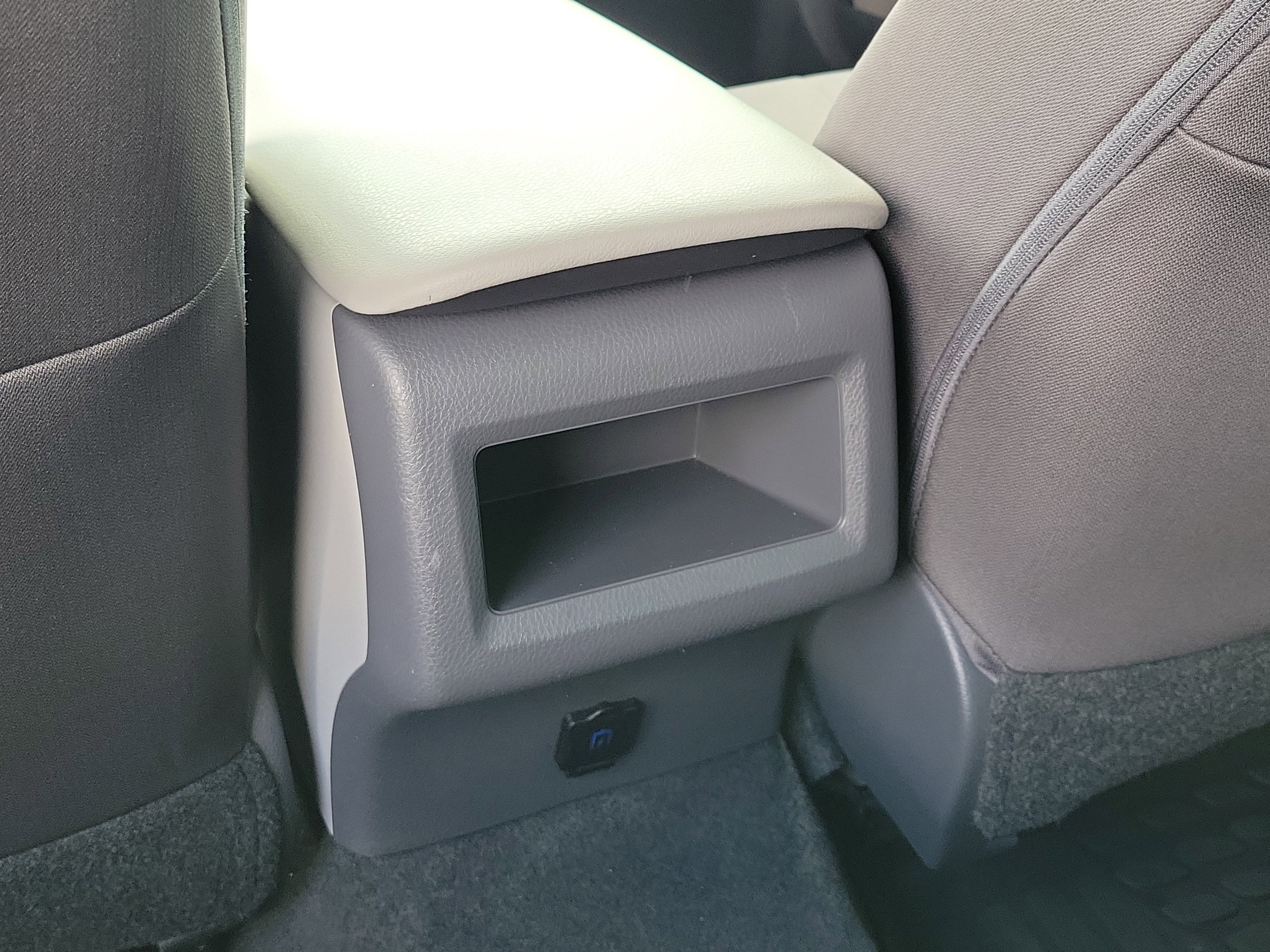 2019 Toyota Camry Hybrid LE