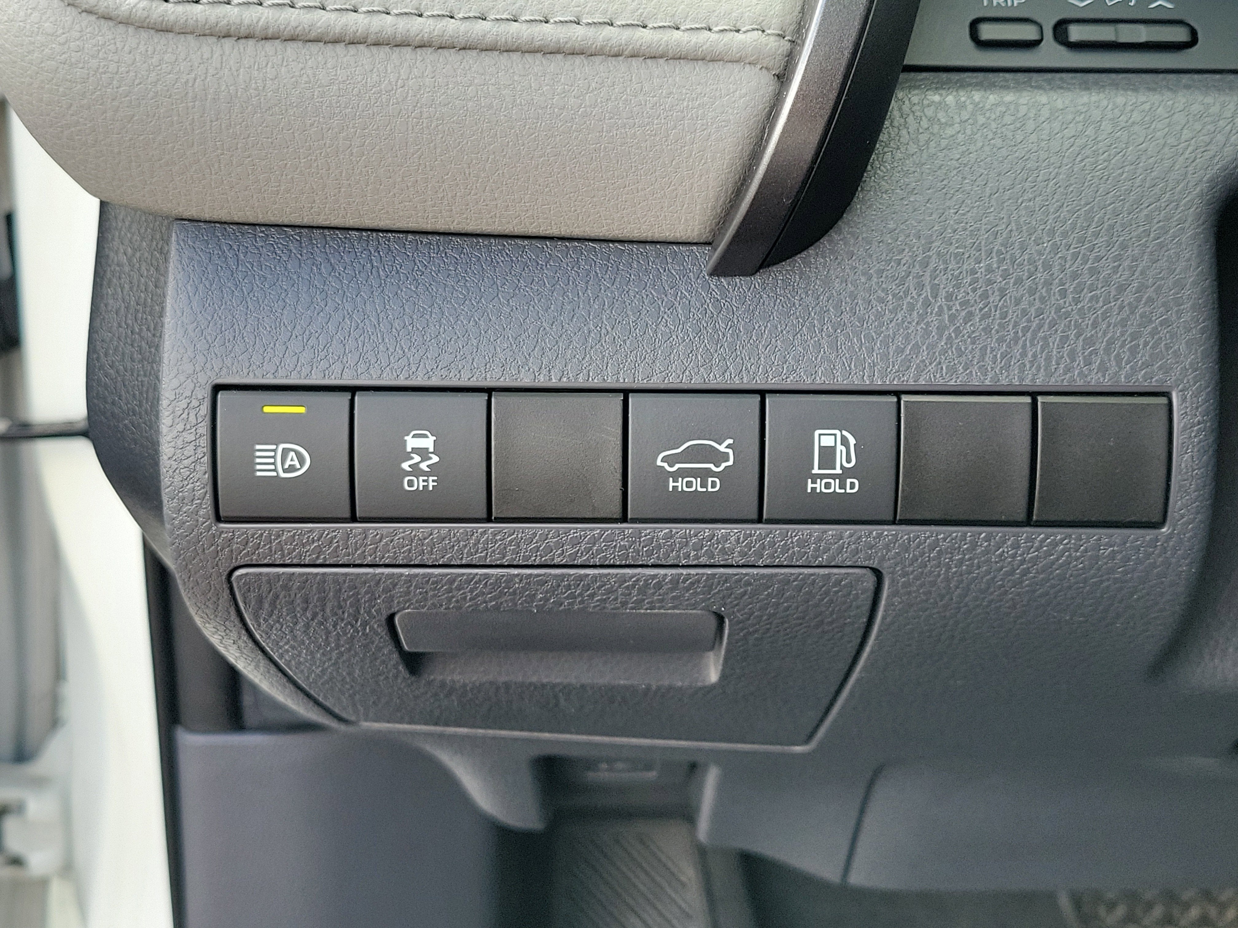 2019 Toyota Camry Hybrid LE
