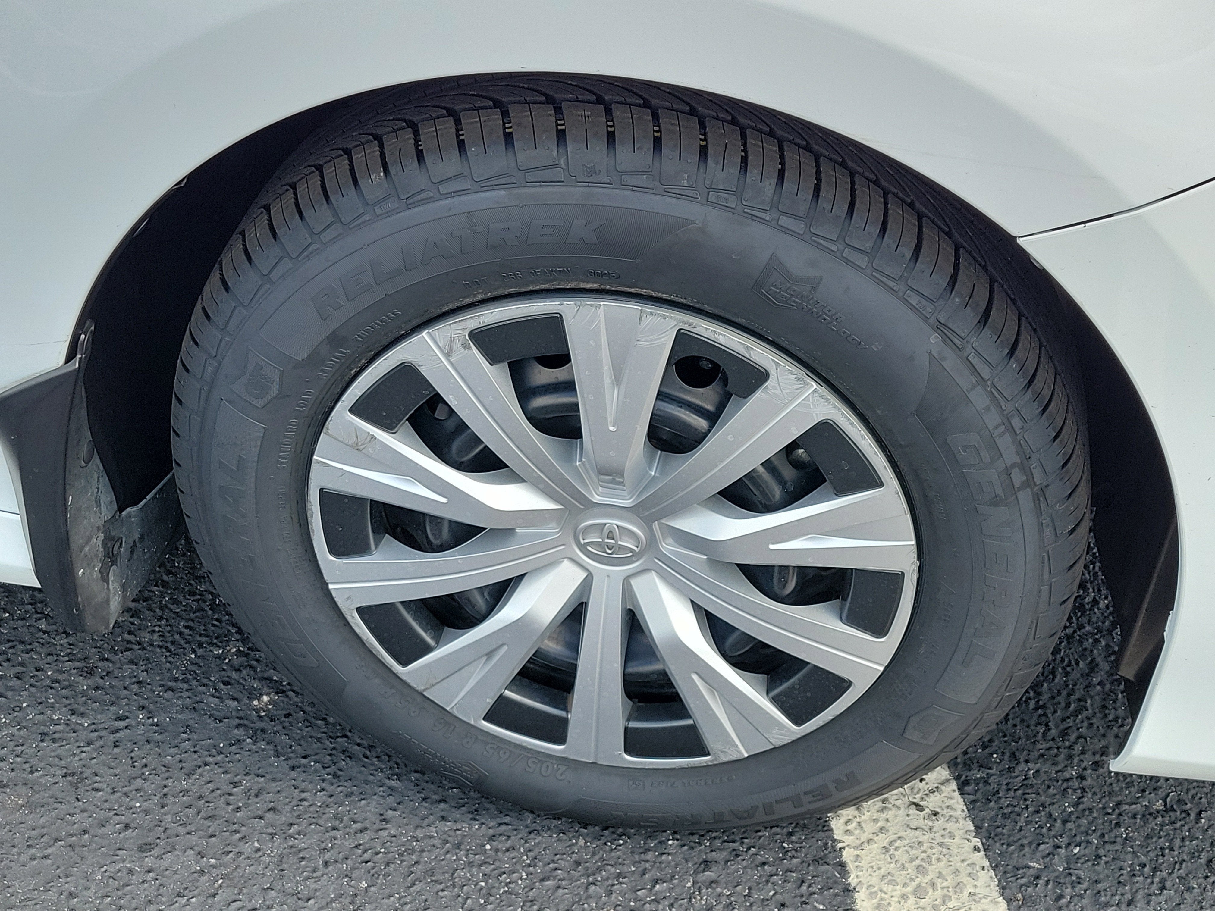 2019 Toyota Camry Hybrid LE