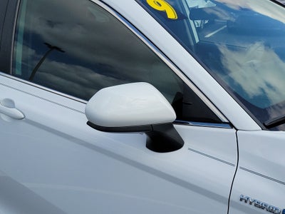 2019 Toyota Camry Hybrid LE