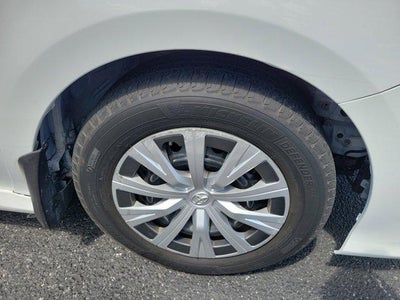 2019 Toyota Camry Hybrid LE
