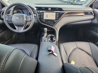 2020 Toyota Camry Hybrid XLE