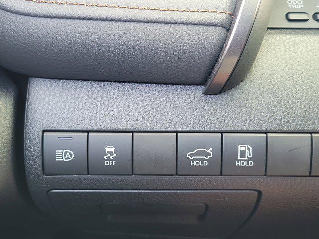 2020 Toyota Camry Hybrid XLE