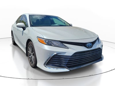 2022 Toyota Camry Hybrid XLE