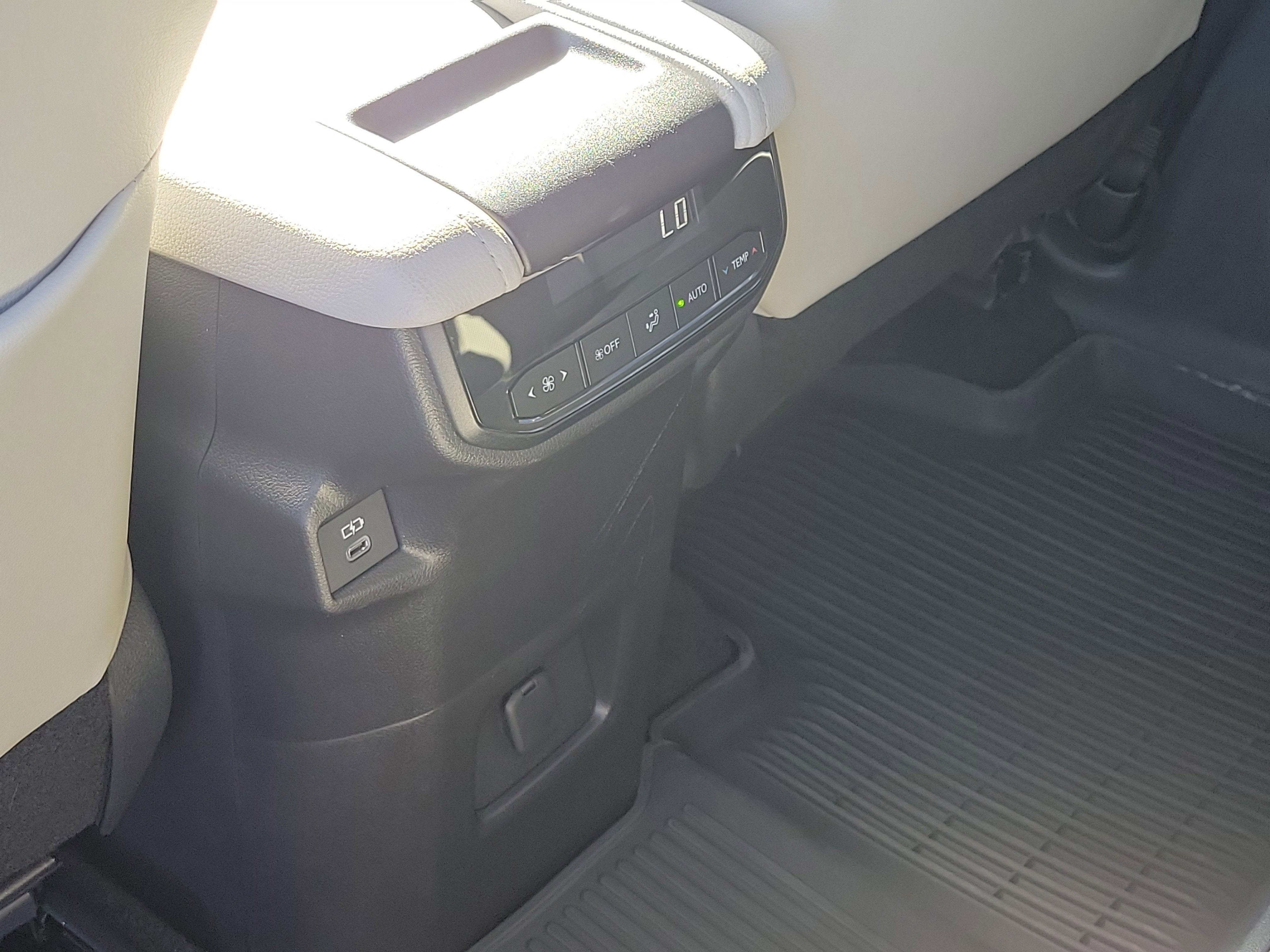 2025 Toyota Grand Highlander Hybrid XLE