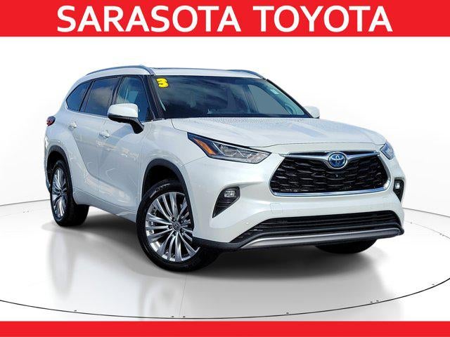 2023 Toyota Highlander Hybrid Platinum
