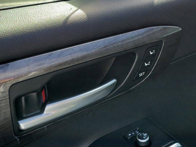 2023 Toyota Highlander Hybrid Platinum