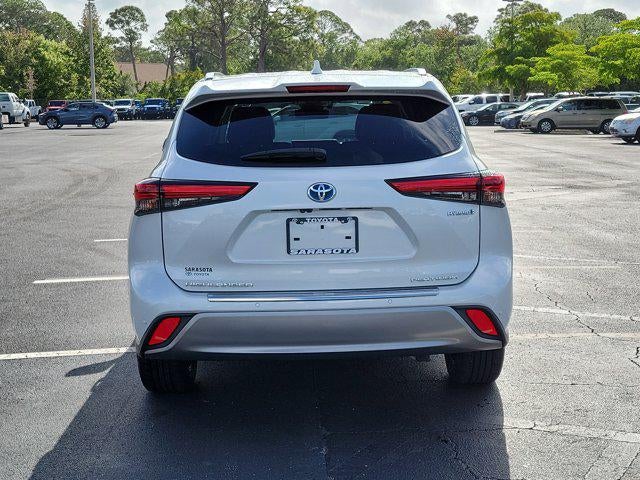 2023 Toyota Highlander Hybrid Platinum