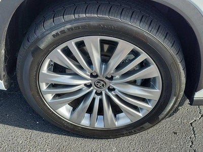 2023 Toyota Highlander Hybrid Platinum