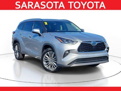 2022 Toyota Highlander Hybrid Platinum