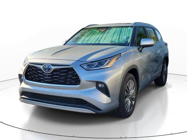 2022 Toyota Highlander Hybrid Platinum