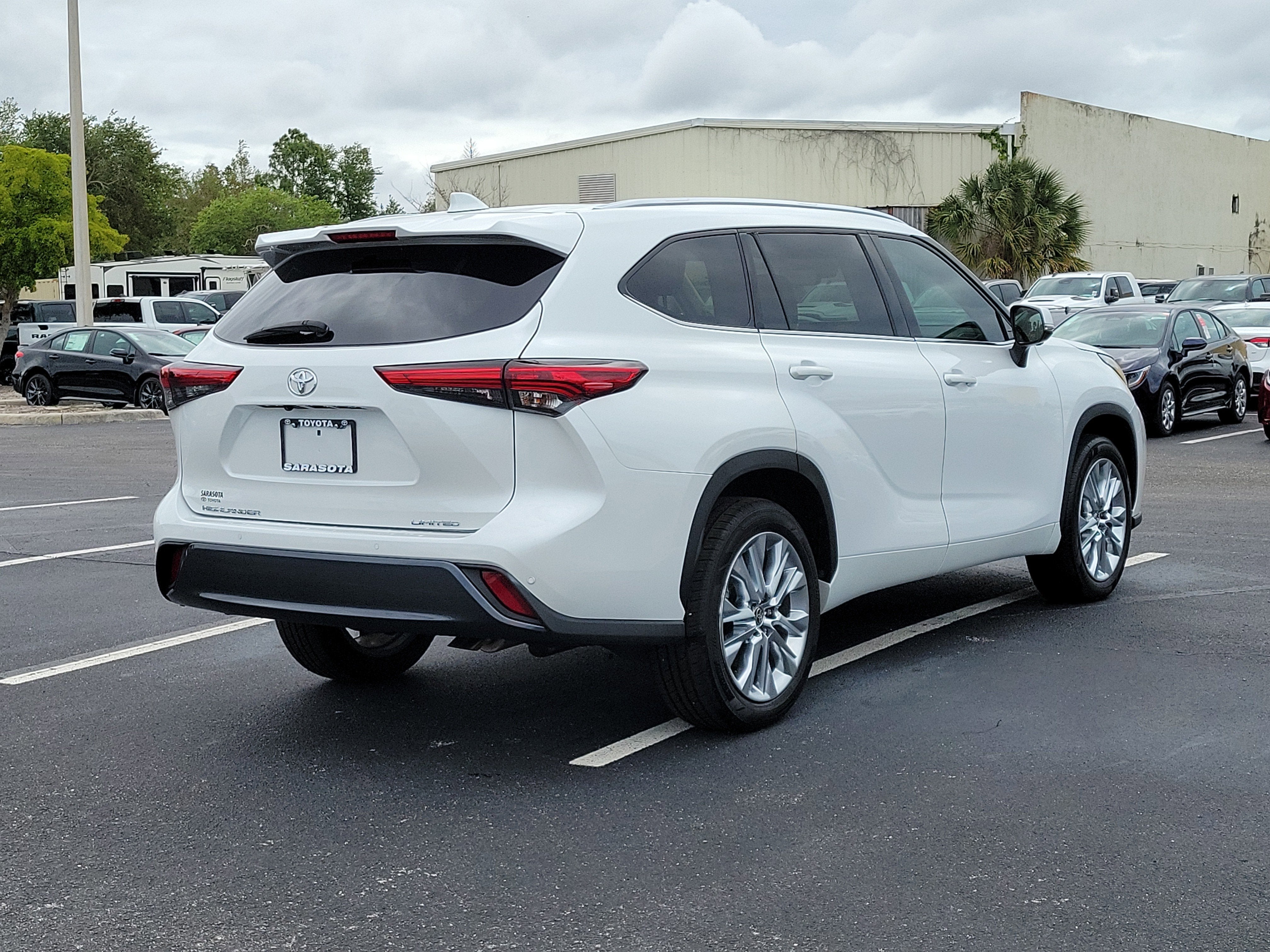 2023 Toyota0 Highlander L