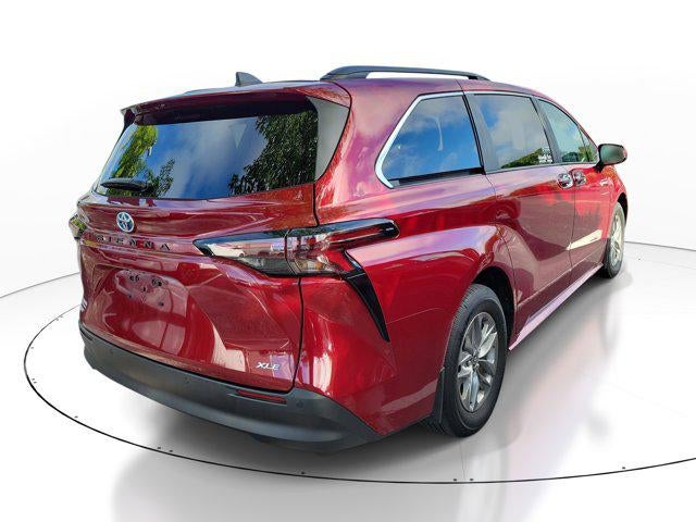 2025 Toyota Sienna XLE