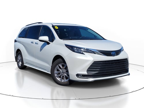 2025 Toyota Sienna XLE