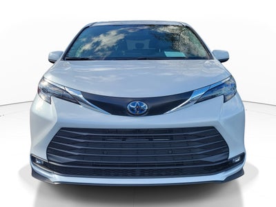 2025 Toyota Sienna XLE