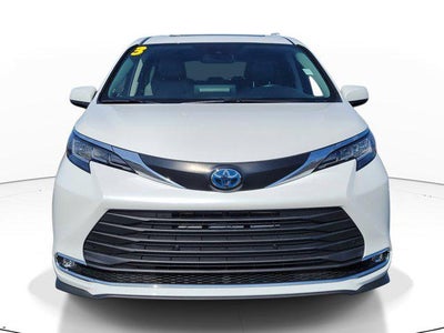2023 Toyota Sienna XLE