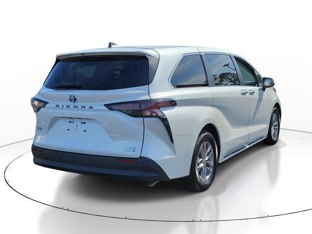 2023 Toyota Sienna XLE