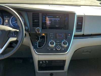 2017 Toyota Sienna XLE