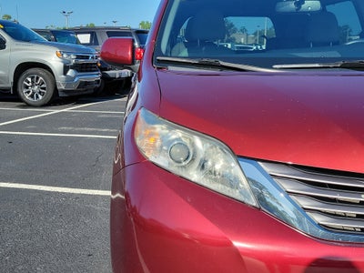 2017 Toyota Sienna XLE