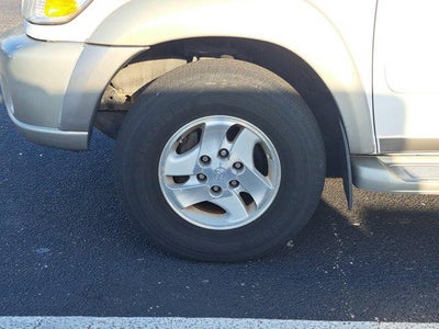 2004 Toyota Sequoia SR5