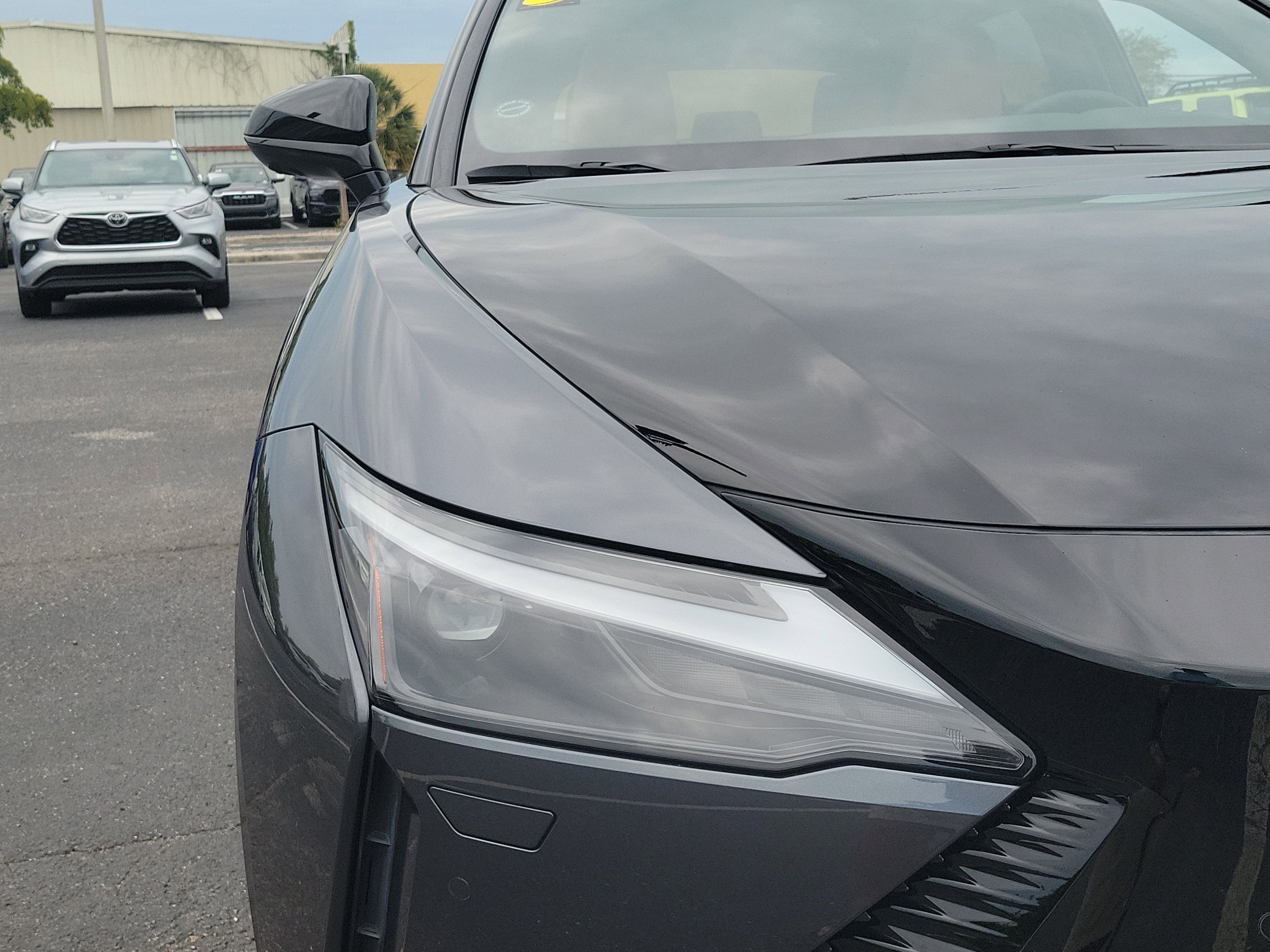 2023 Lexus RZ 450e Luxury