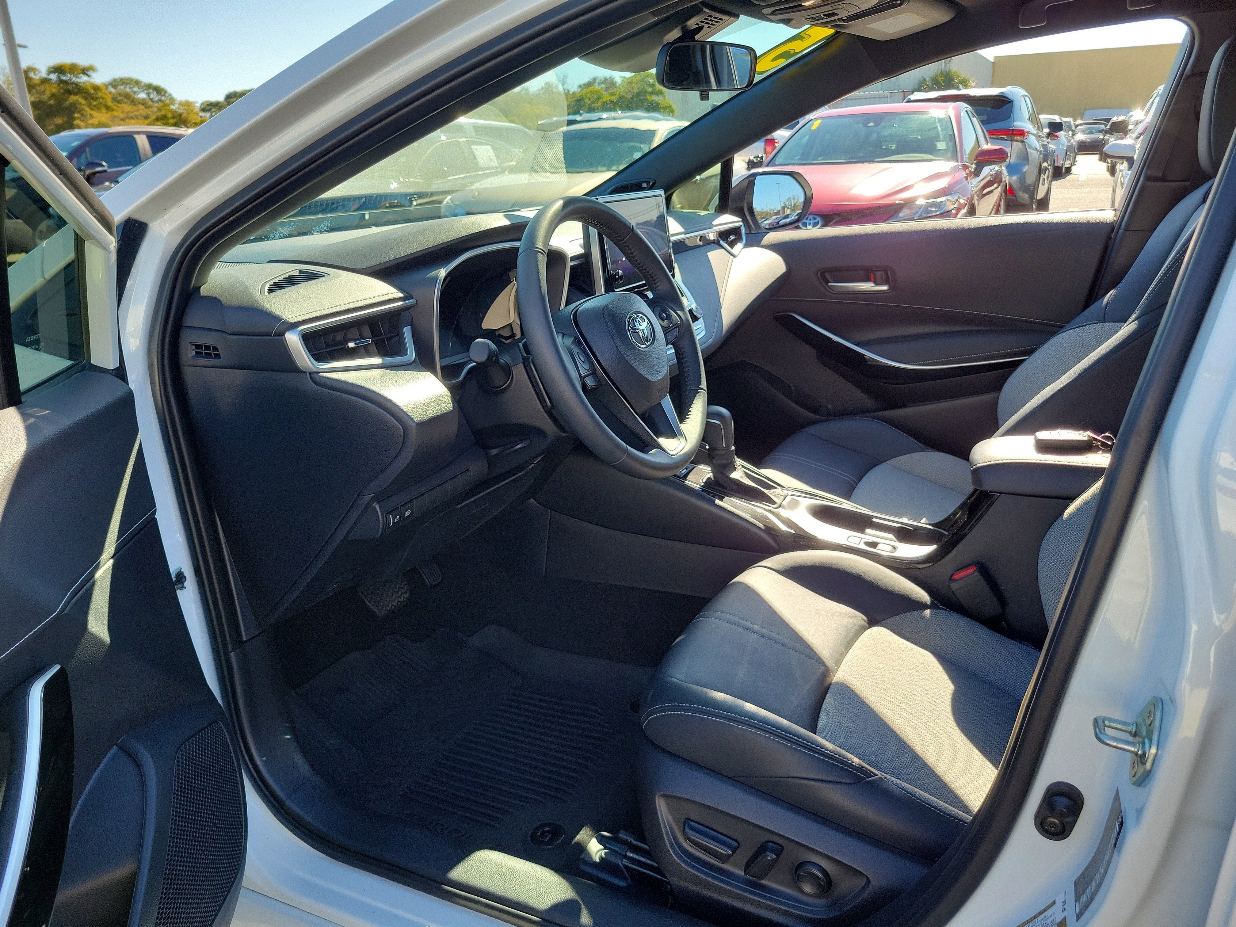 2025 Toyota Corolla Hatchback XSE