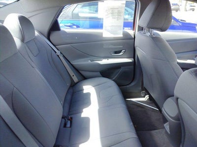 2025 Hyundai Elantra SE