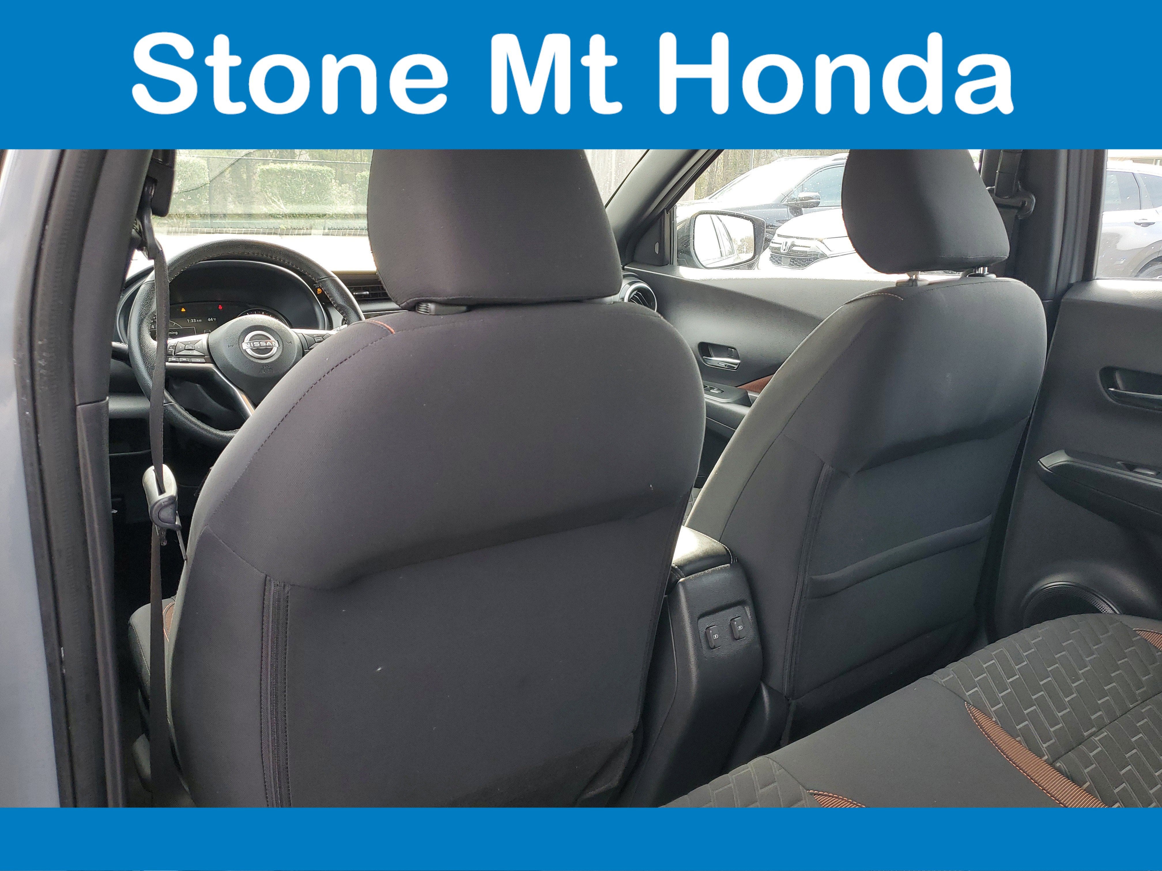 2022 Nissan Kicks SR