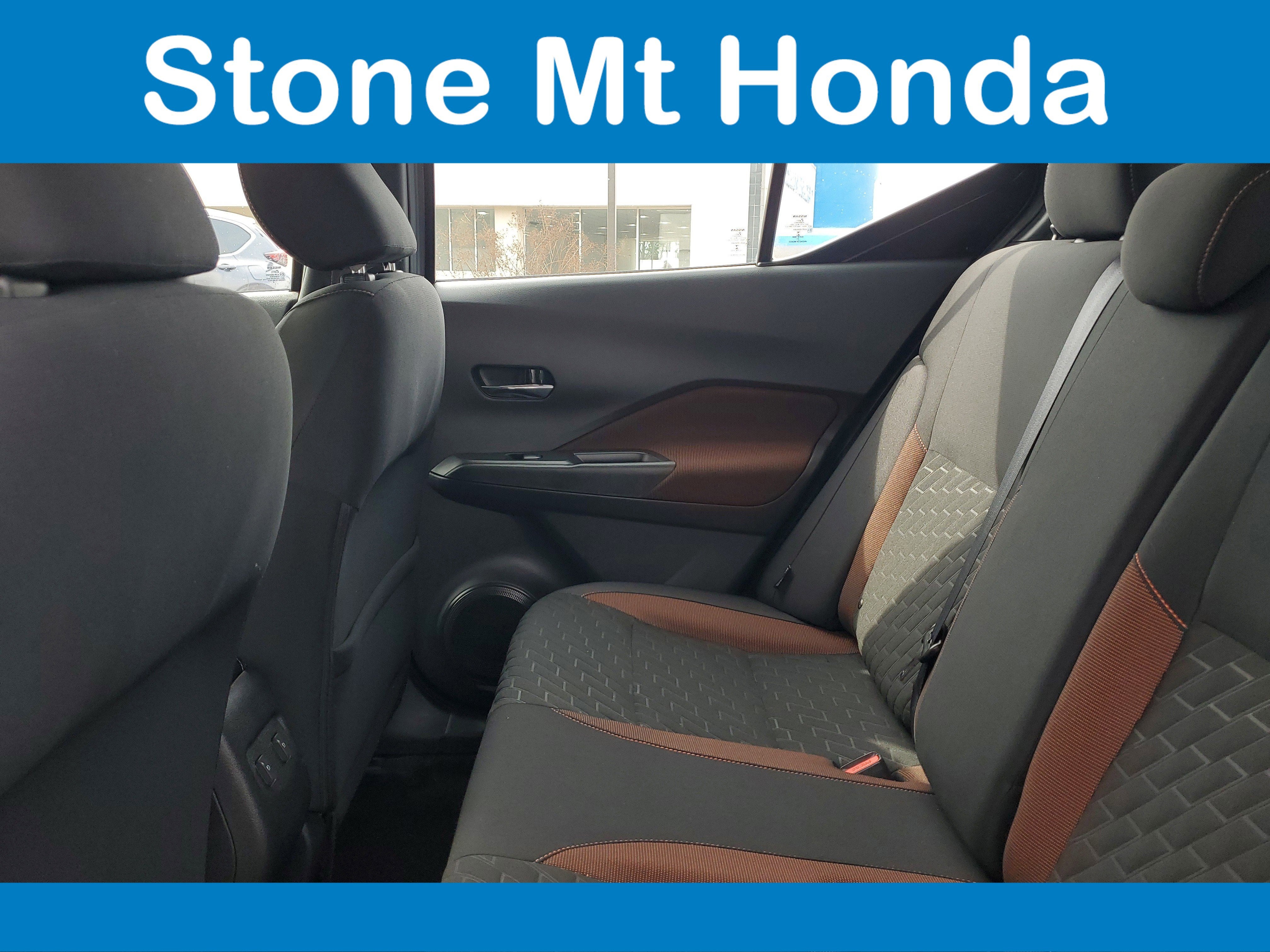 2022 Nissan Kicks SR